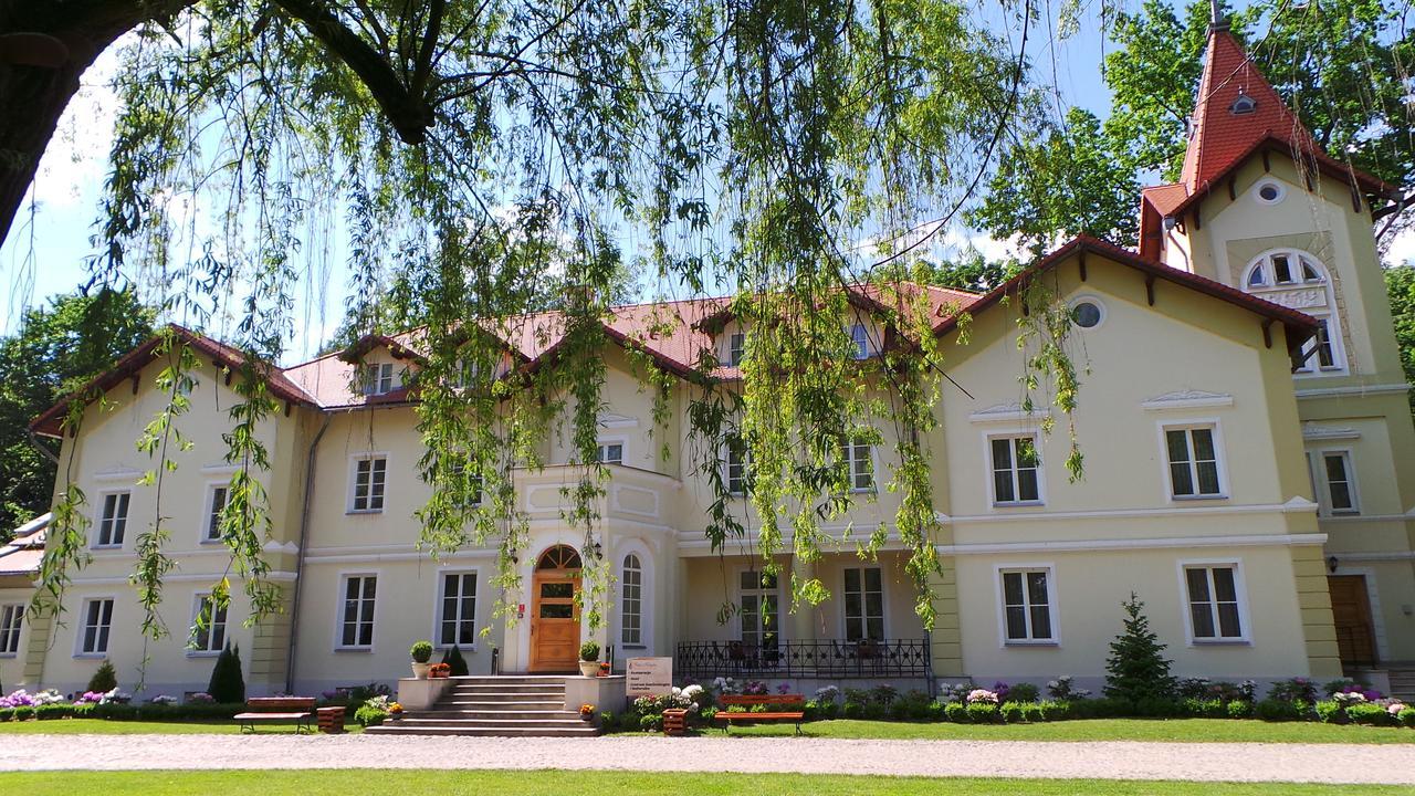 Palac Kobylin 외부 사진